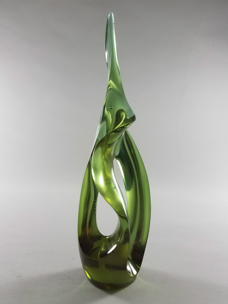 A stunning rich green emerges with Captiva under flourescent light, delivering luminosity and strong shadows to the glass.